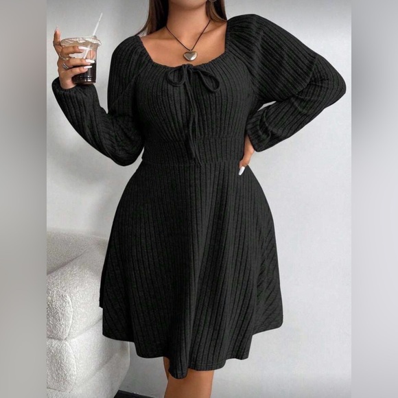 SHEIN Dresses & Skirts - NWOT SHEIN MOOSTA Plus Knot
Front Lantern Sleeve Dress